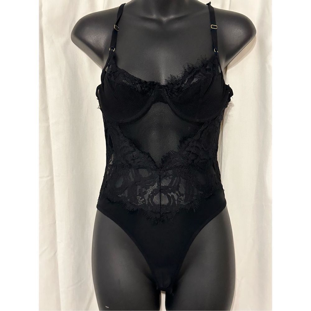 GREAT CONDITION Classic Sexy Floral Lace Underwire Teddy Bodysuit SIZE small bla